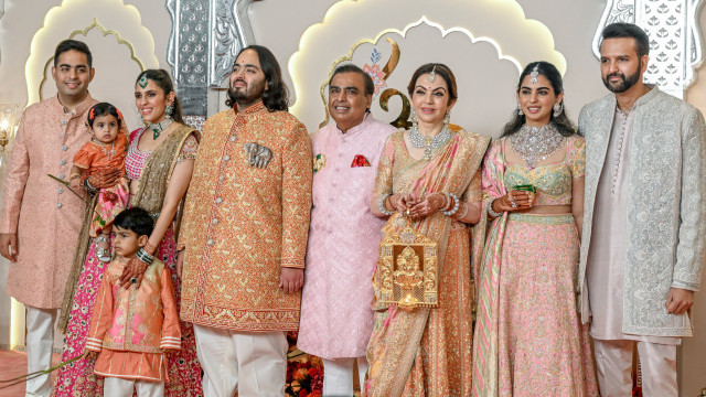 13-AMBANI-WEDDING-WEEKEND-videocover-superJumbo-v2-lKM2tzd4HH.jpg